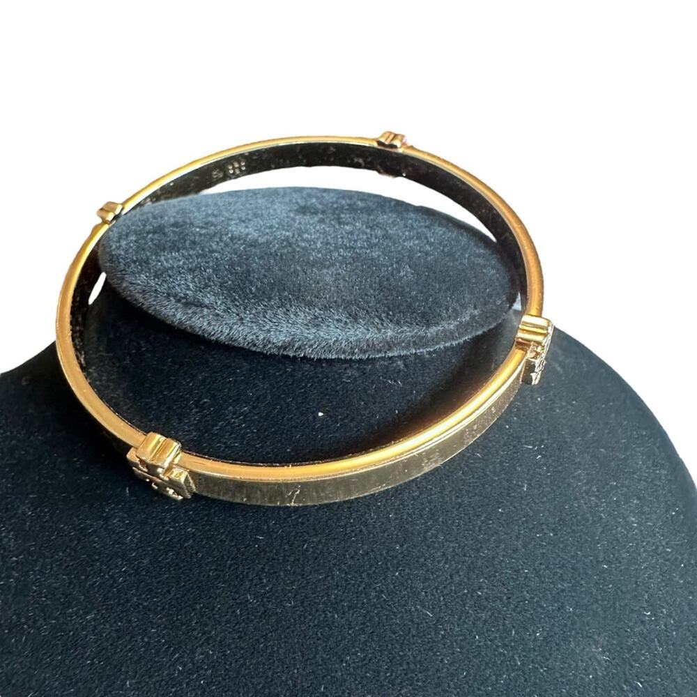 Tory Burch - Classic Logo Elegant Gold Bangle Bracelet - Picture 4 of 11